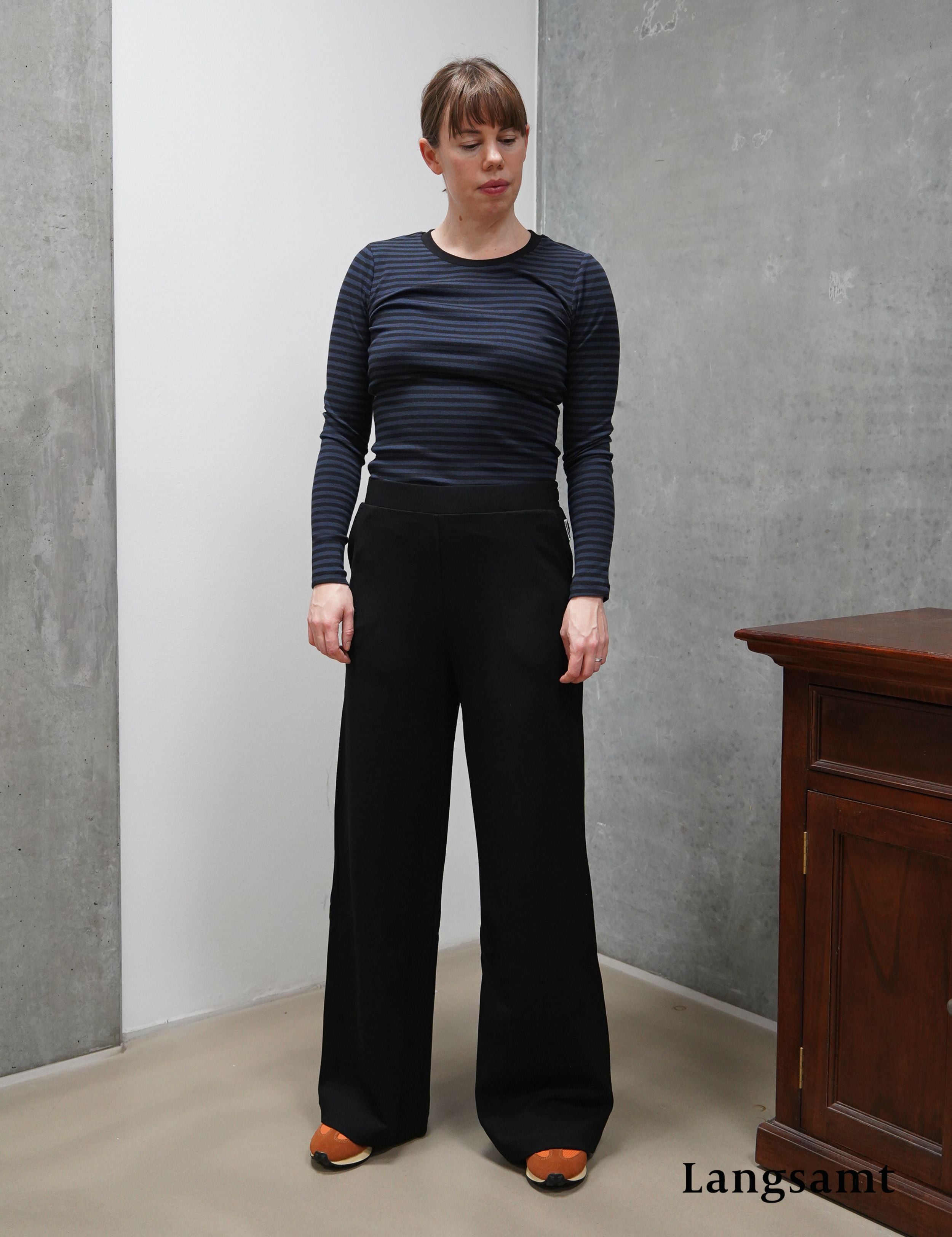Basic Apparel - Ludmilla LS Tee - Black/Navy