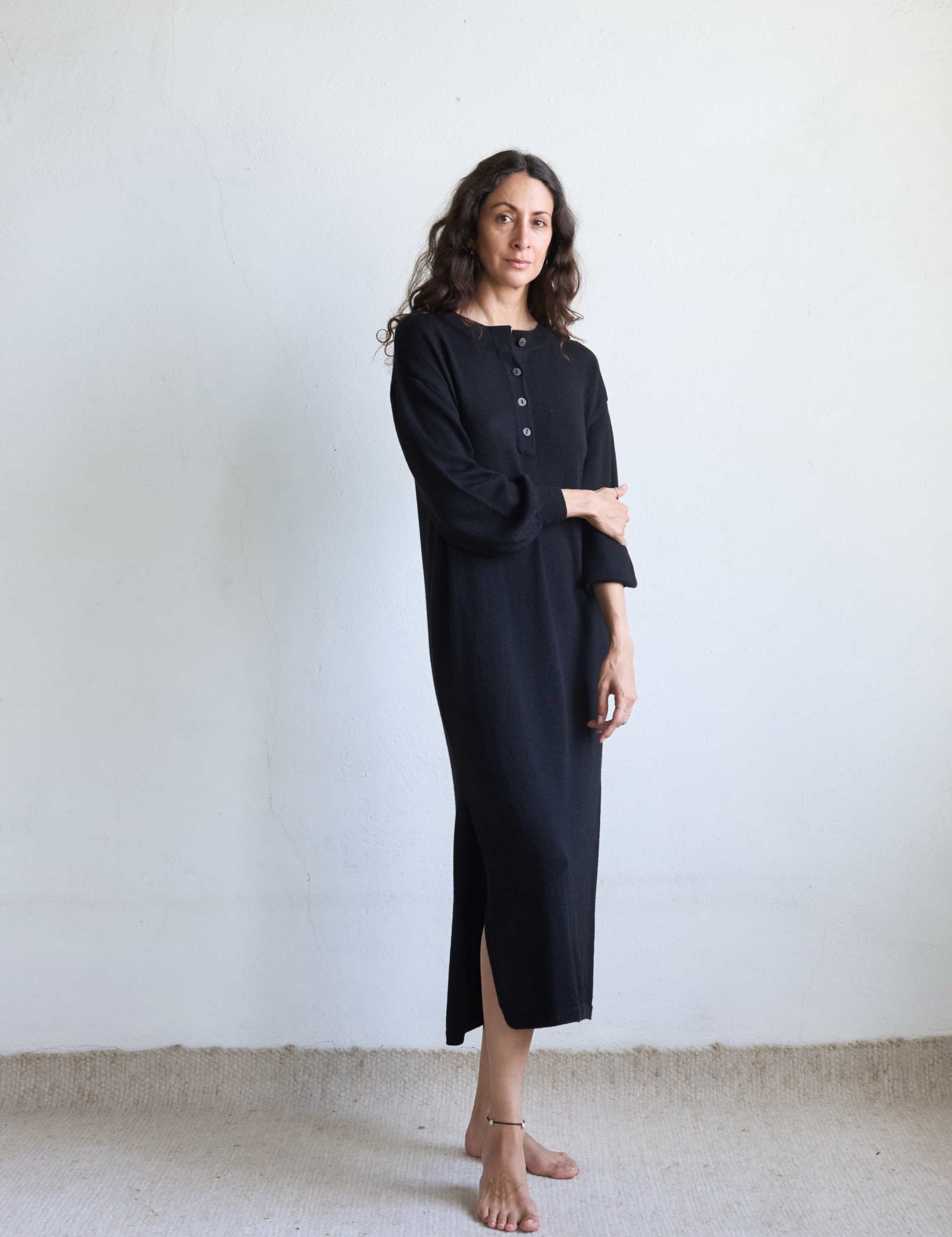 JF_AW24_Lookbook_HighRes_Lovis_Black_05-scaled.jpg