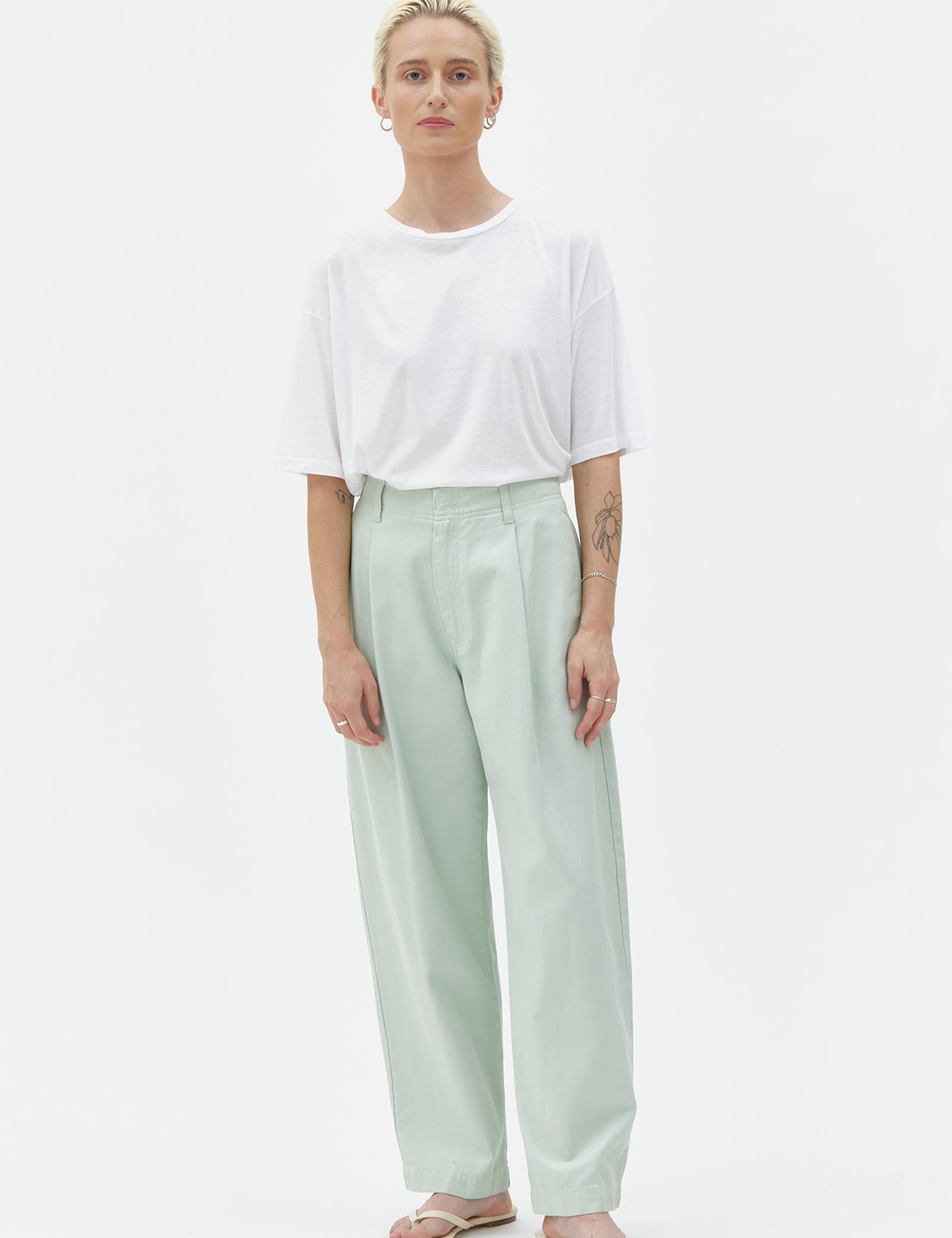 MASKA_SS25_Eos_Mint_Viva_White_Front_new.jpg