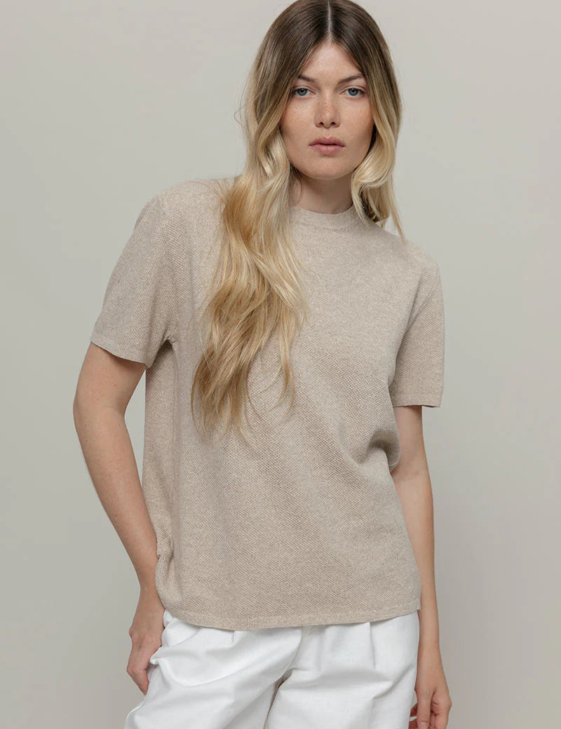 T-shirt-in-Maglia-Donna-Cotone-Rigenerato-Carlotta-6_8177d7b1-f383-4435-a53e-7e8ae3c8de08.webp