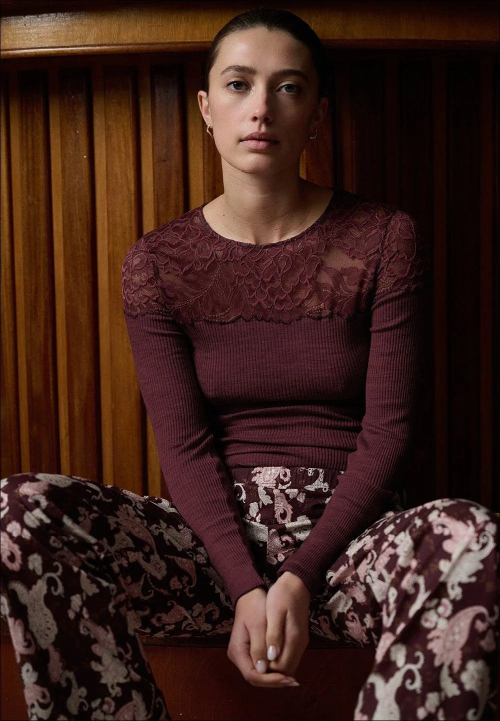 Hanro - Maria L/SLV Shirt uld/silke med blonde - Deep Maroon