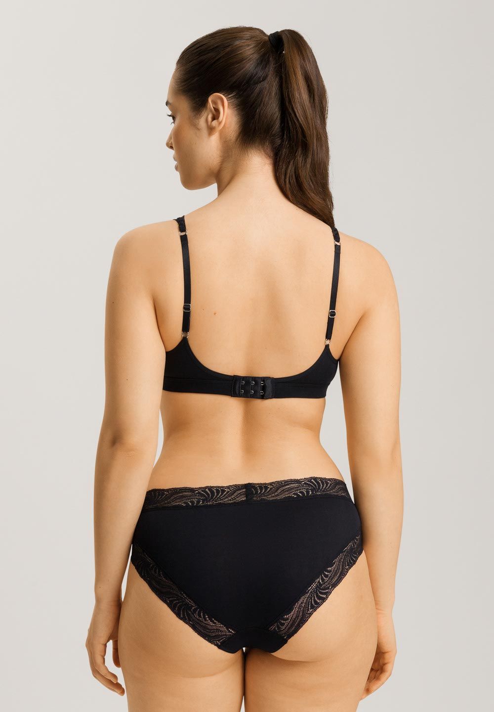 Hanro - Cotton Delight Soft Cup Bra - Black