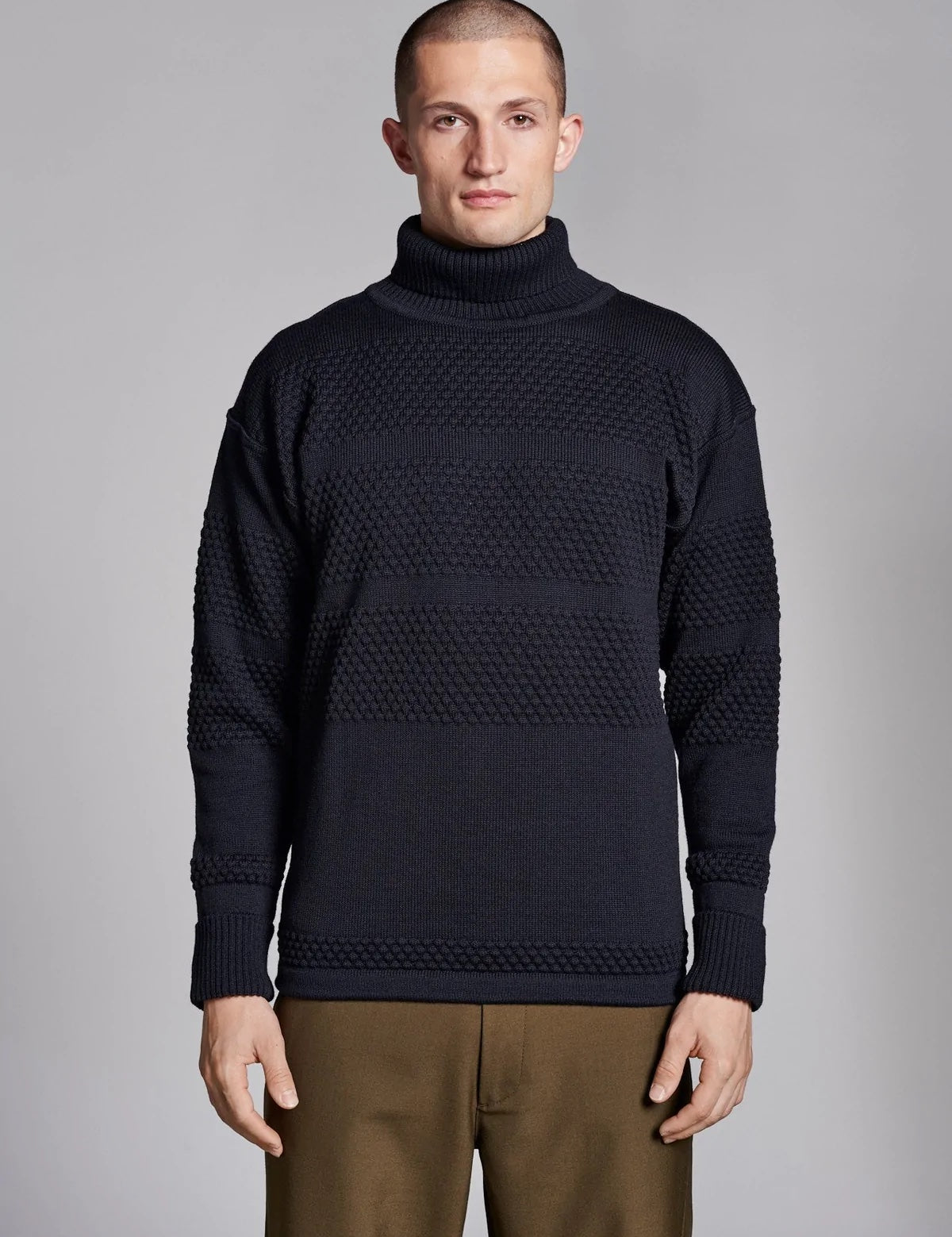 S.N.S Herning - Fisherman Sweater | høj hals, navy blue