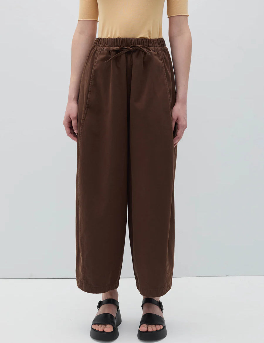 2764-PA-BR_Paradiso-Pants-Brown_RITA_ROW_WOMEN_SS26_web_1_900x_9158c1f5-4938-4a9e-8295-118483583c6f.webp