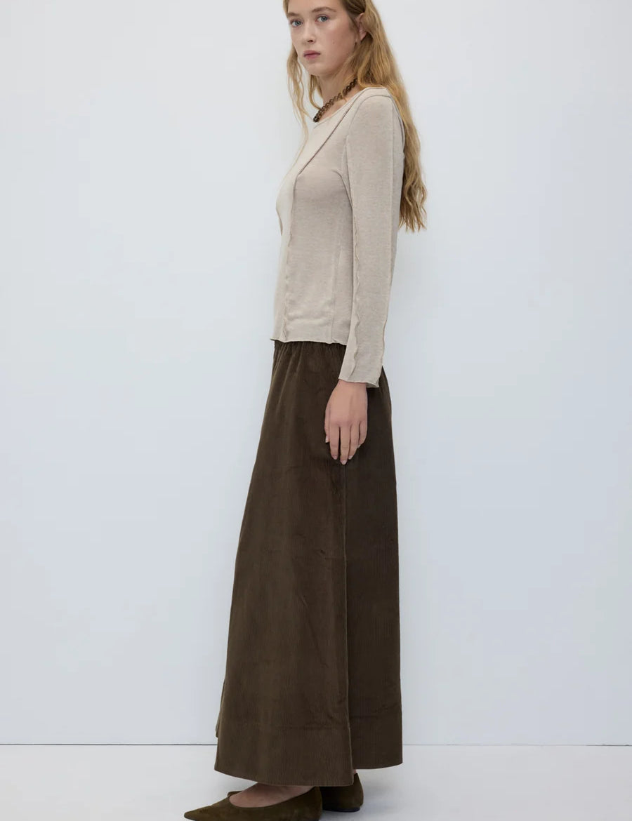 2831-TO-BE_Lido-Top-Beige_RITA_ROW_WOMEN_AW26_3_900x_44e804d3-9f7a-415c-9985-347e403a9be8.webp