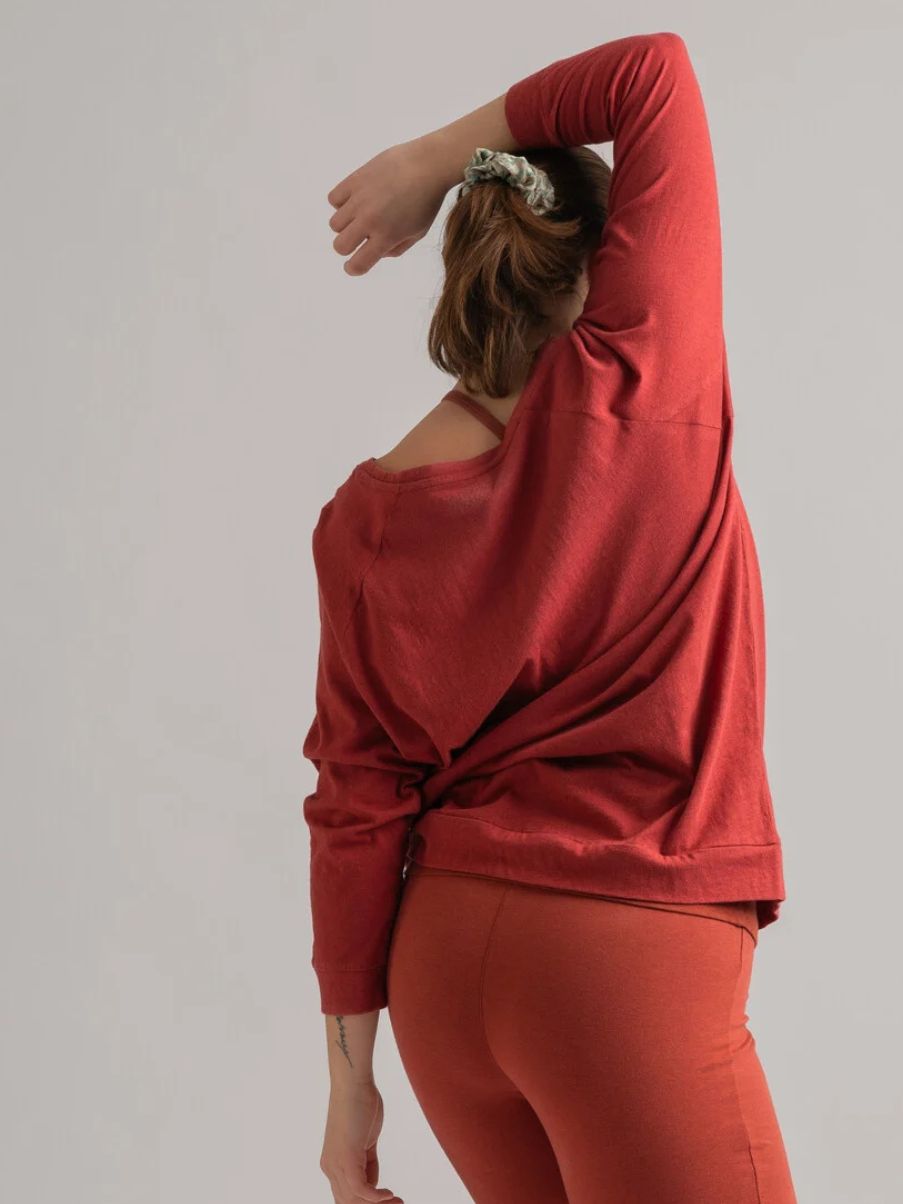 Yogamii Mukha Blouse - økologisk yogatøj  - surya red