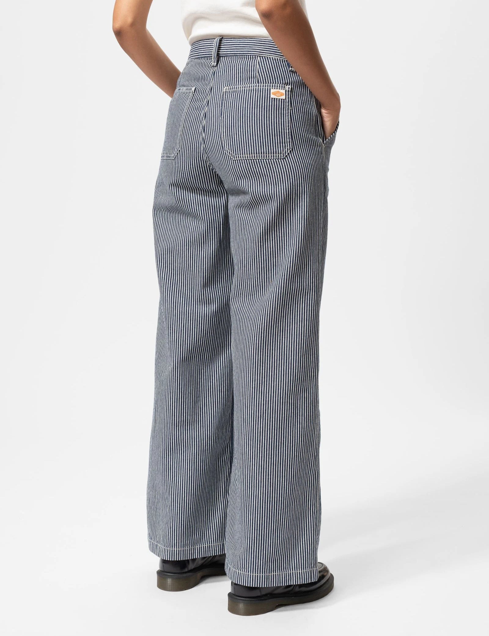 8709_1aa44b0b3f-120304b36_inez_striped_pants_blue_offwhite_9-1600.webp