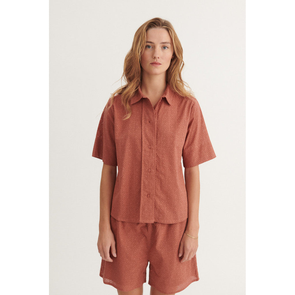 BasicApparel_25-2_Lotus_shirt_lotus_shorts_380642.jpg