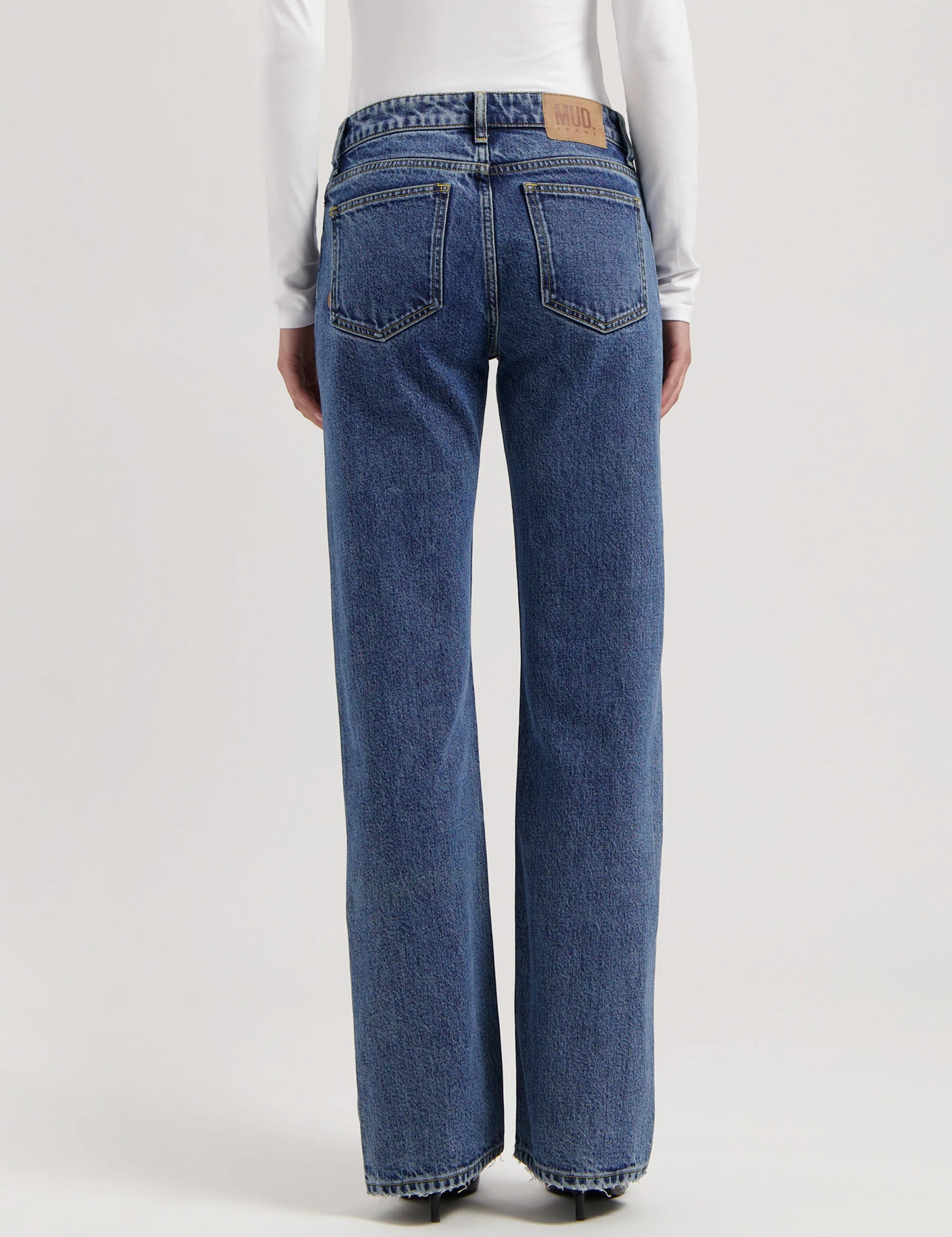 CarryStoneVintage-AW_half_backwomen_JpgHighres_6_2000x_2a1fc1c7-a9c8-42e5-97ce-a92cda3e4d40.webp
