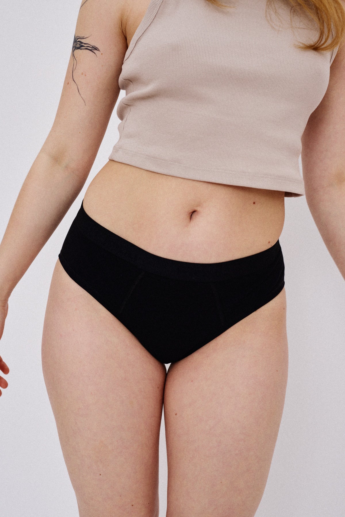 Flow 2 - Menstruationstrusser - Regular Waist - Moderate Flow - Black