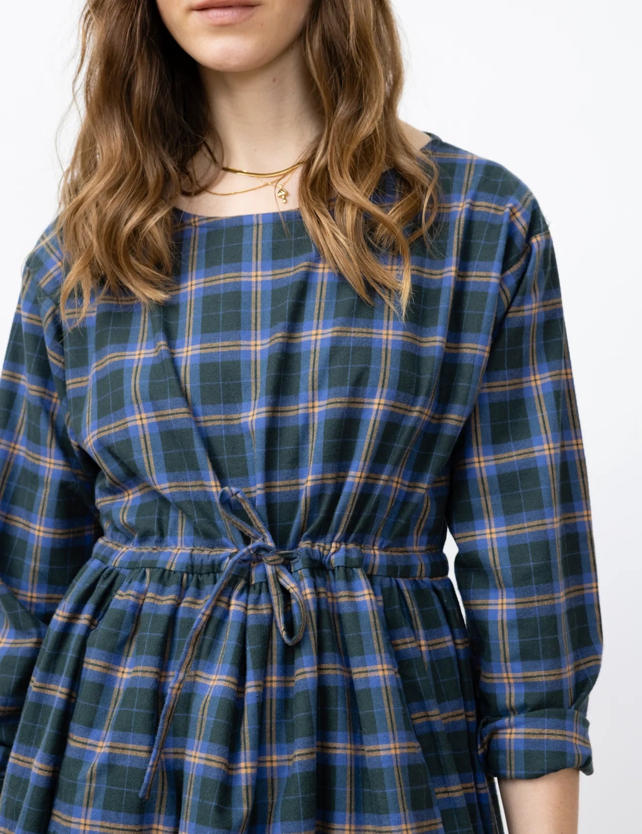 JF_AW22_Lookbook_LowRes_Liv_Long-sleeveRuffleDress_checkered_06_1296x_69d87b97-dc79-4950-8f08-2eb3f31e439a.webp