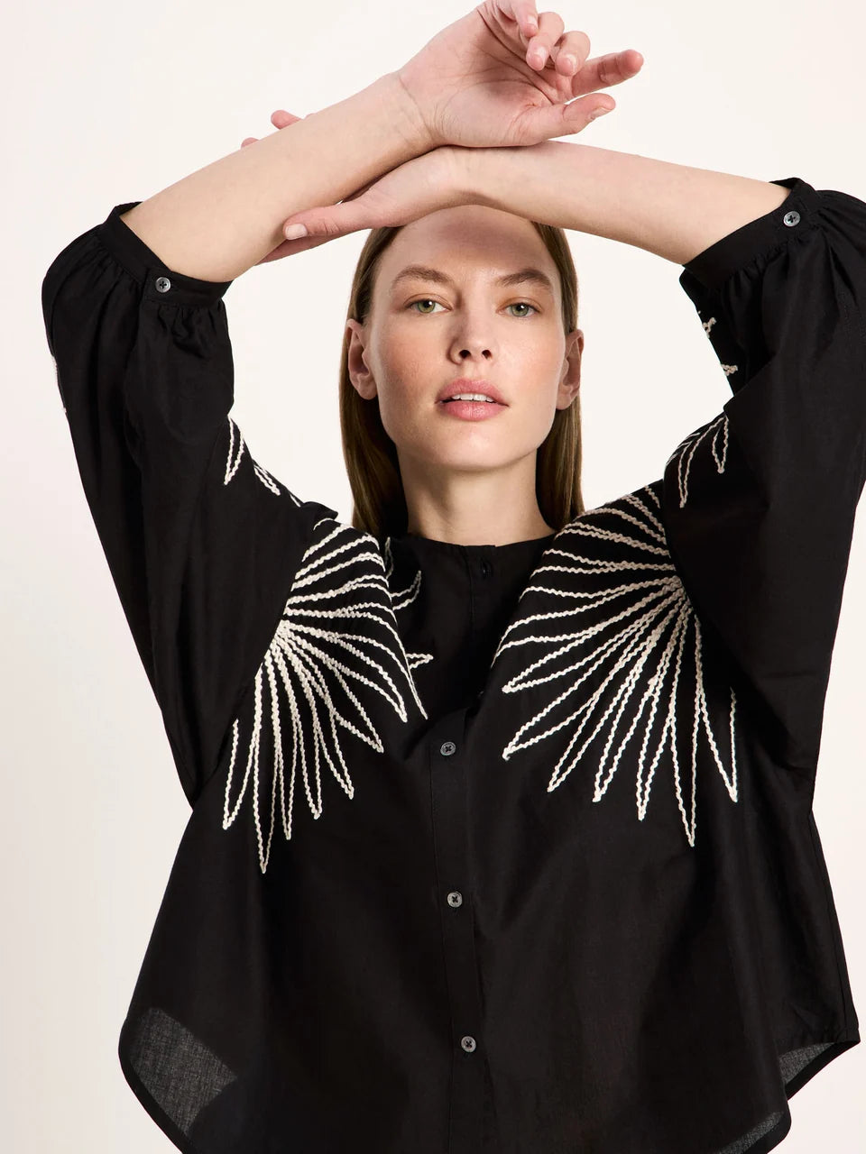 Lanius Embroidered blouse (GOTS)