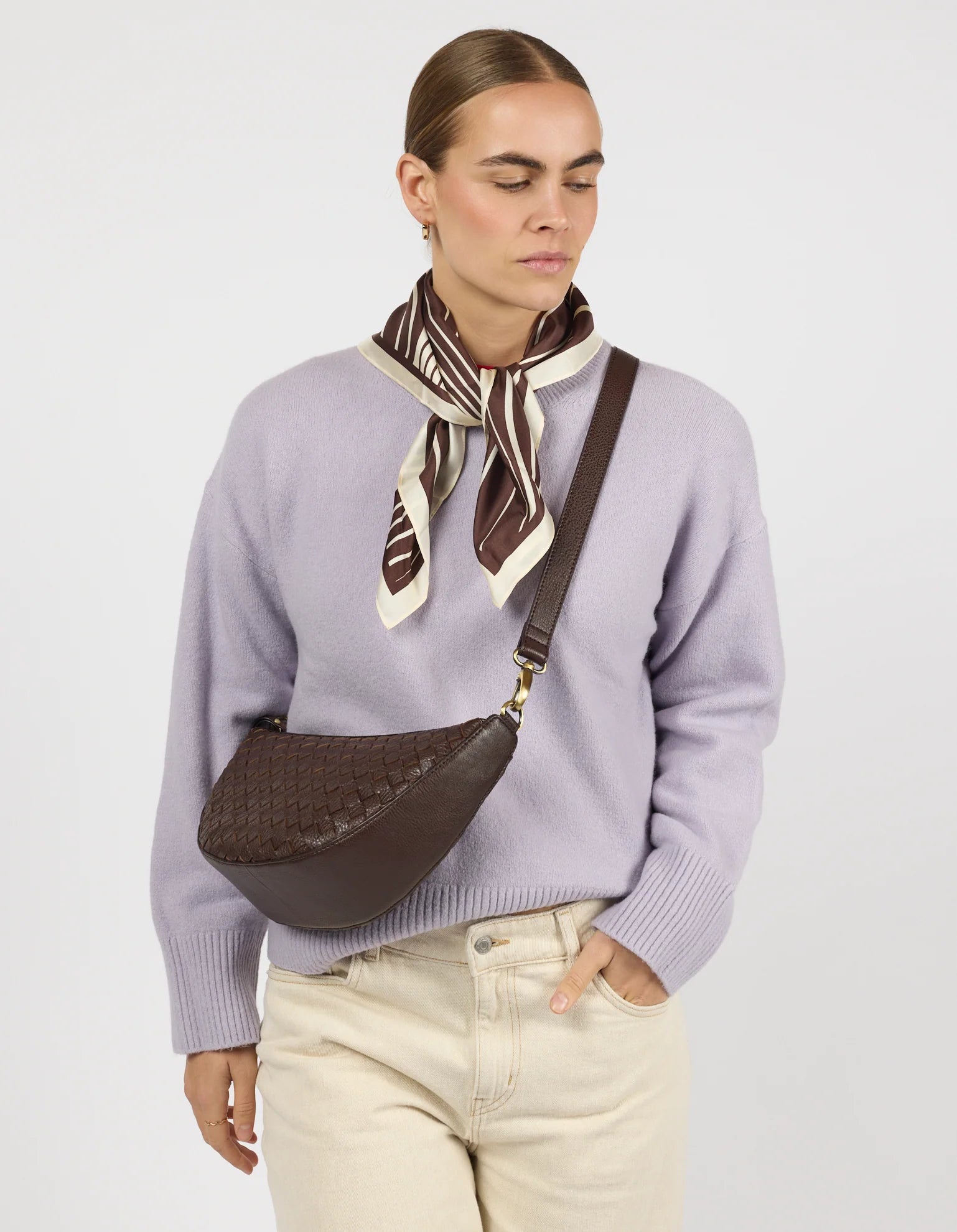 Leo-Woven-Chocolate-woven-Soft-Grain-Leather-Model_2_a09d3c8d-ef70-4a53-bd36-168269d10ef6.webp