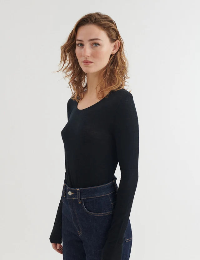 Rinja_LS_Tee-T-shirts-BA191-01-001_Black-1.webp