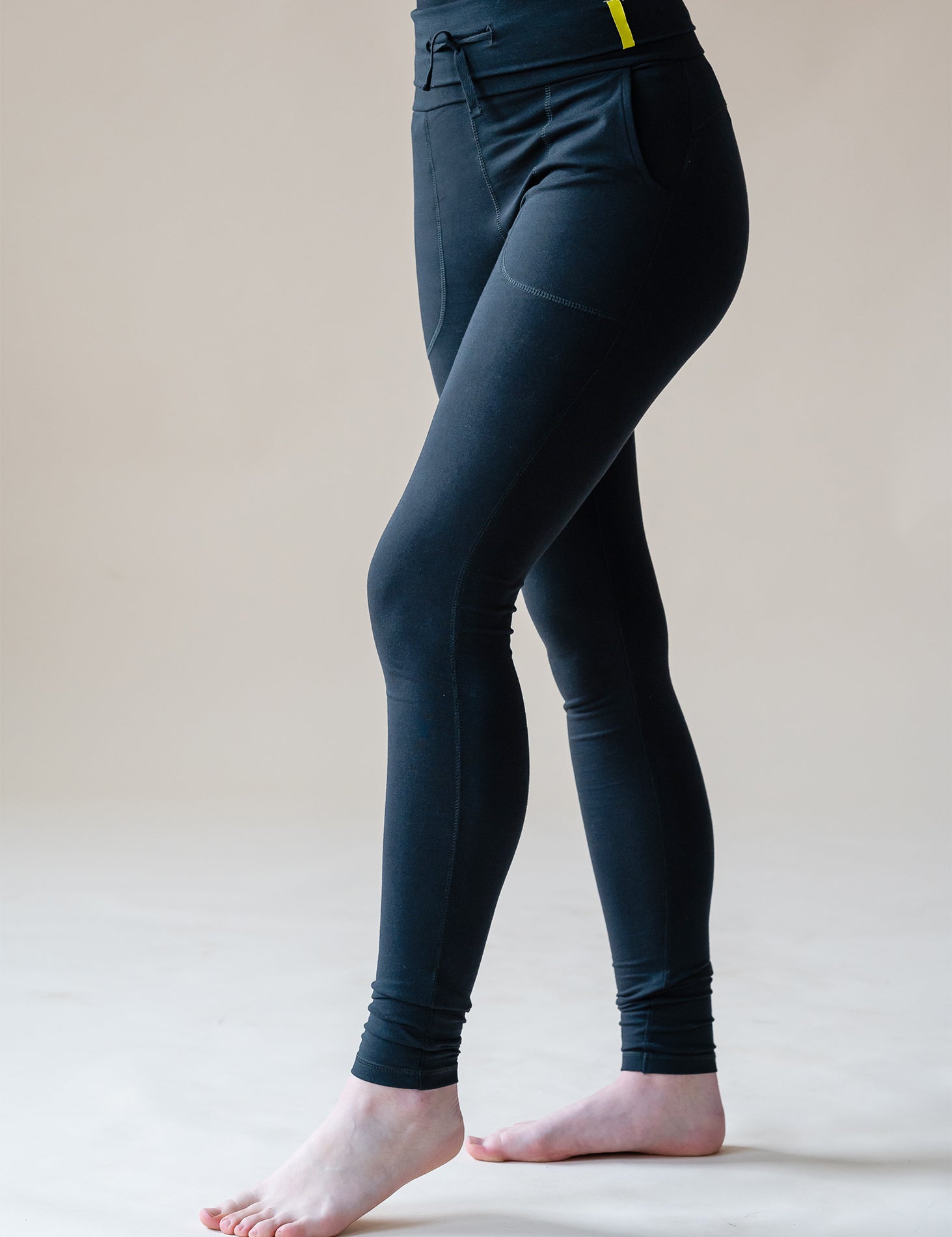 Yogamii - Devi Tights With String - Black