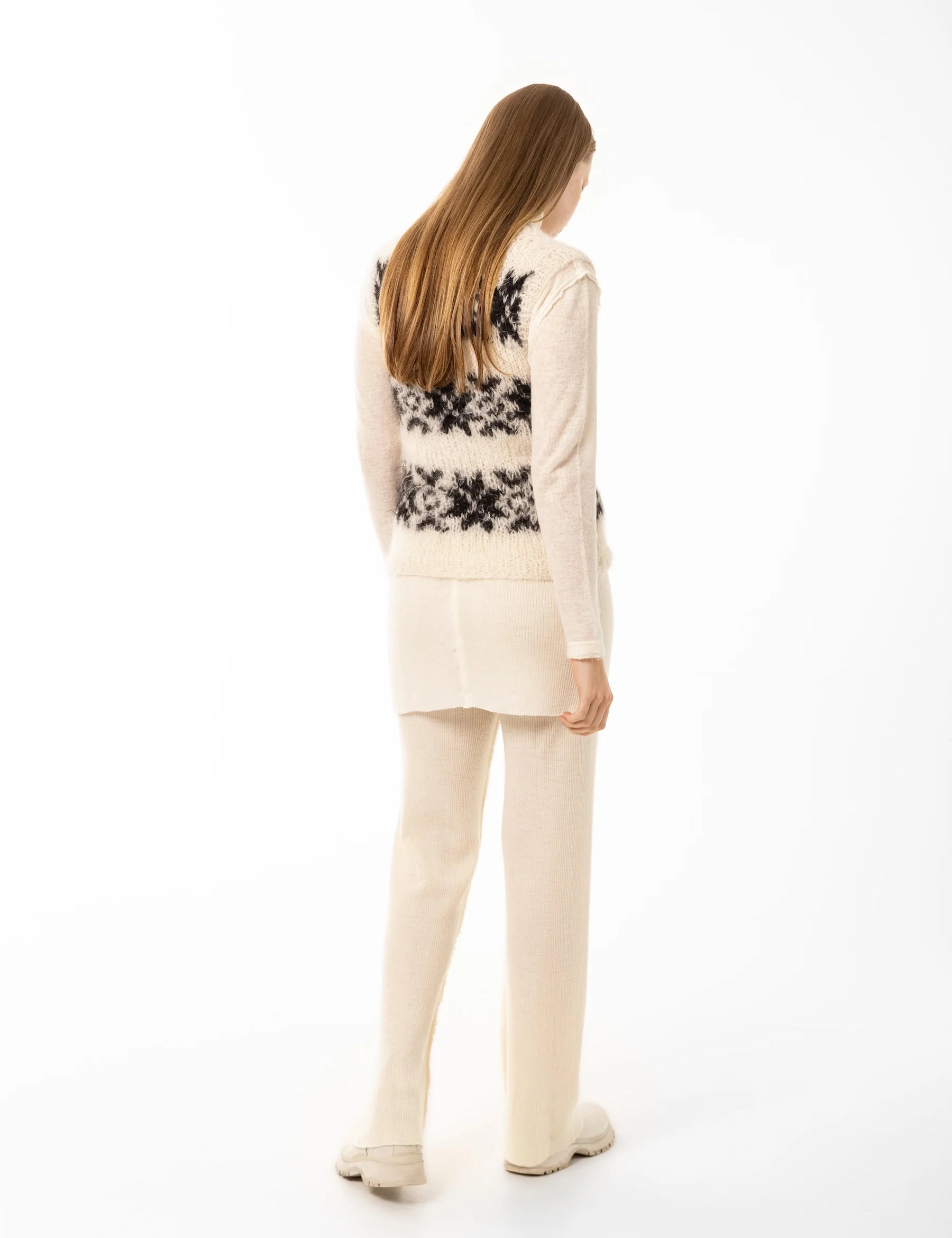 inka-vest-off-white--black-2.webp