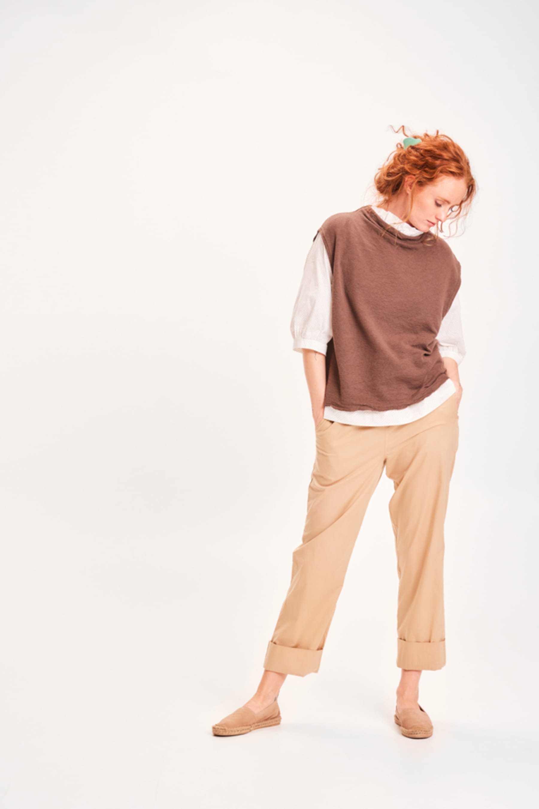 By Basics box vest w/draped neck - Camel Melange