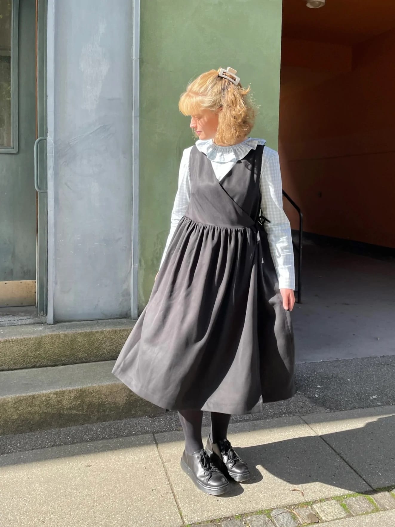 kolbe egetræ Topmøde Signe Anina Salvie kjole sort tencel - Langsamt
